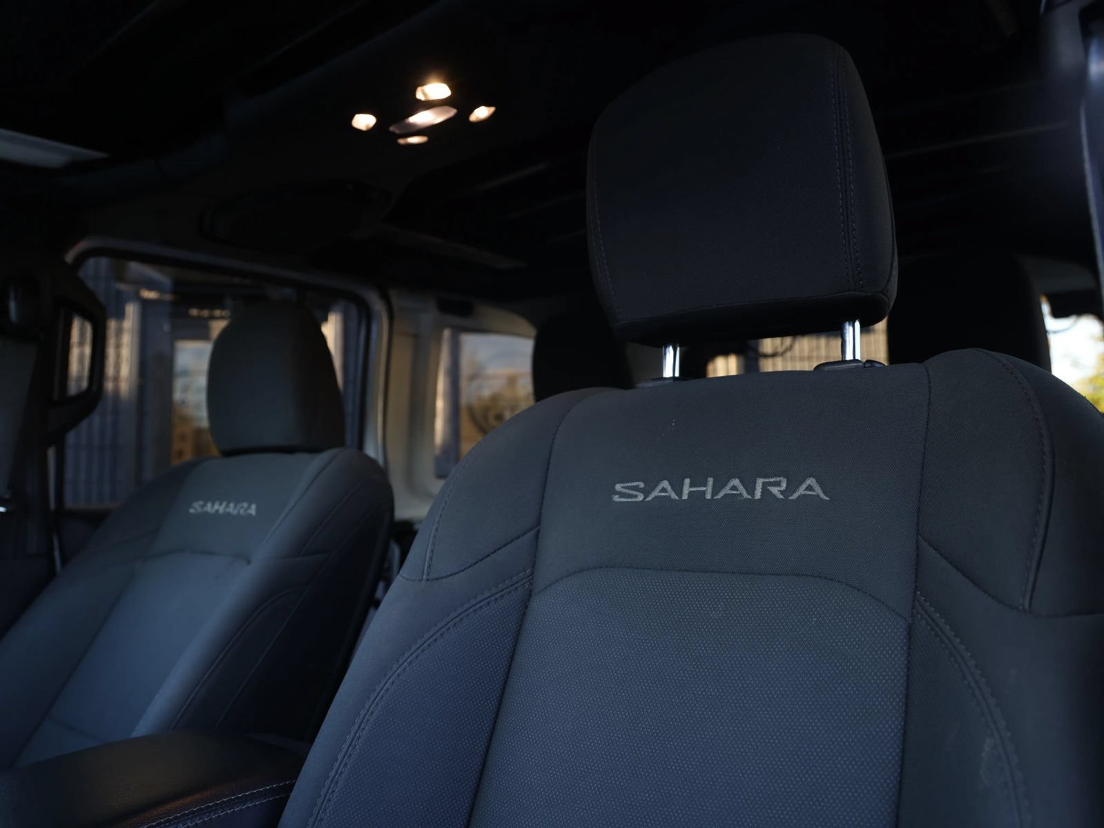 Used 2019 Jeep Wrangler Unlimited Sahara w/ Safety Group AWD/4WD image 20