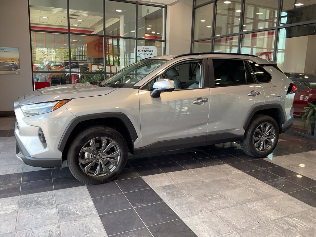 Certified 2025 Toyota RAV4 Limited w/ Advanced Technology Package AWD/4WD image 3