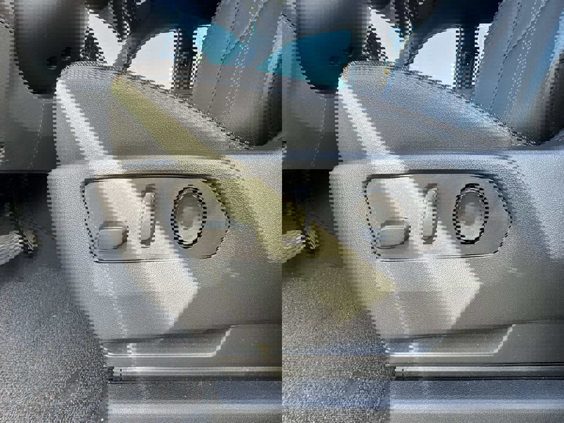 Certified 2024 Chevrolet Silverado 1500 High Country w/ Technology Package image 12