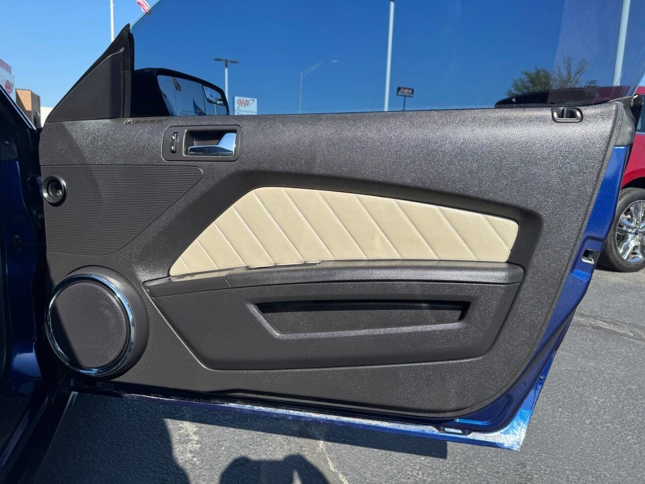 Used 2012 Ford Mustang Premium image 18