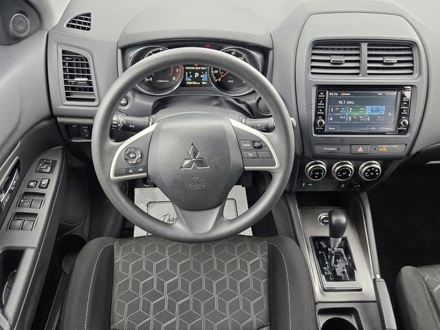 Used 2025 Mitsubishi Outlander Sport ES image 13