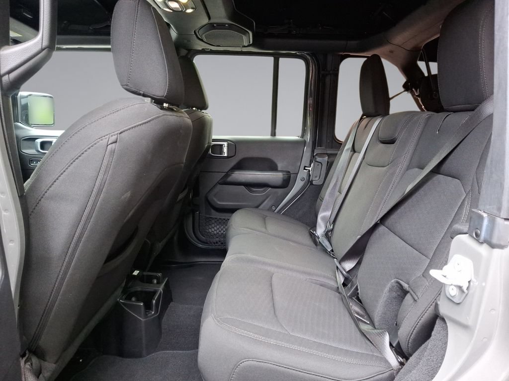 Used 2020 Jeep Wrangler Unlimited Sahara AWD/4WD image 20