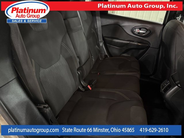 Used 2015 Jeep Cherokee Latitude w/ Comfort/Convenience Group AWD/4WD image 33