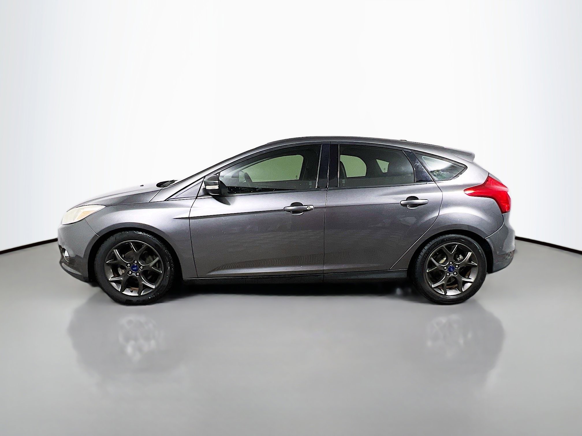 Used 2014 Ford Focus SE w/ Equipment Group 201A image 9
