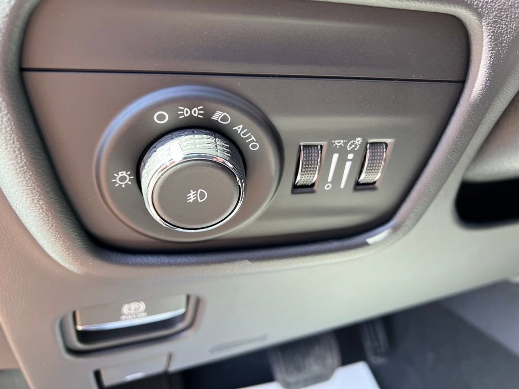 New 2026 Jeep Grand Cherokee L Summit w/ Advanced Protech Group IV image 37