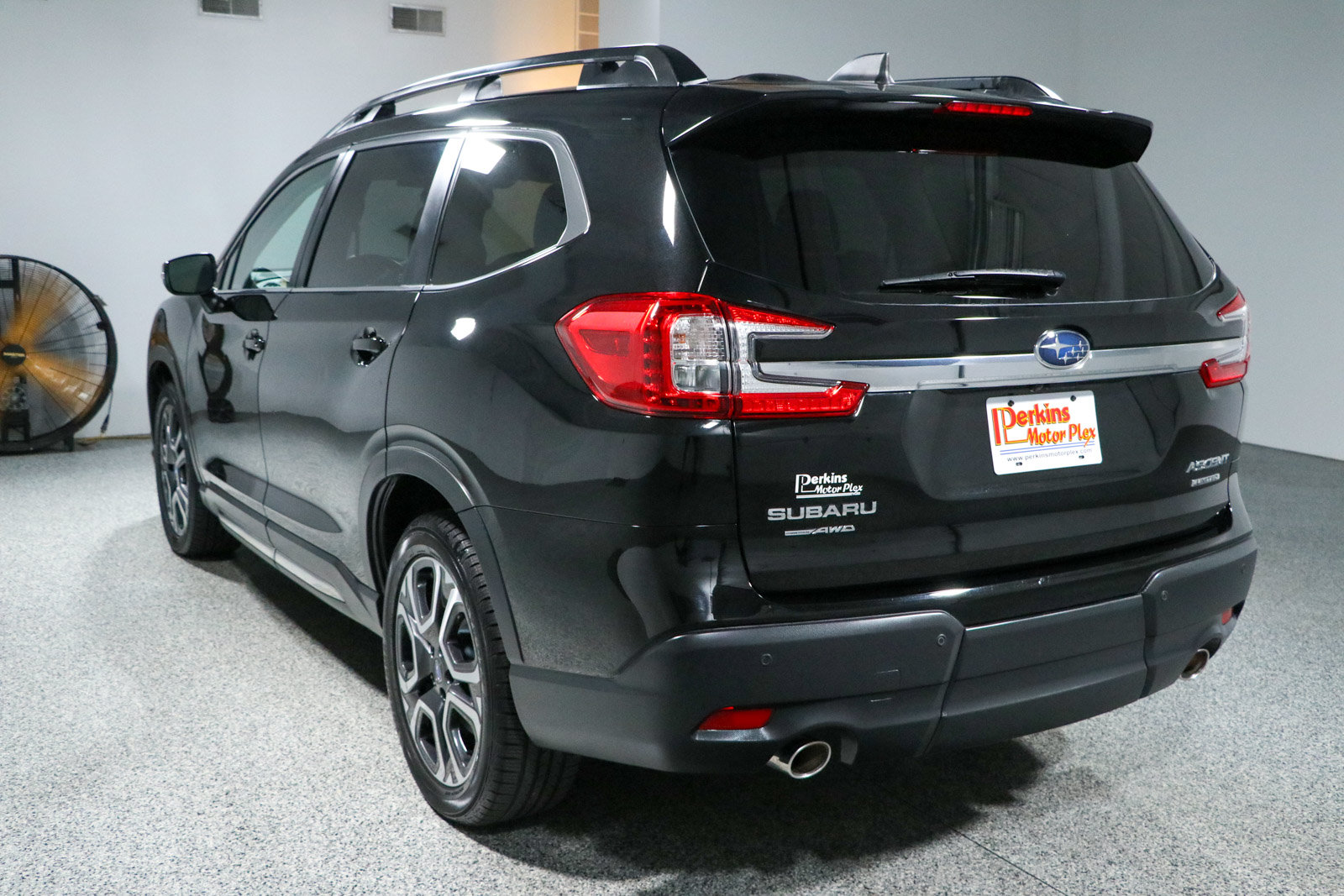 Used 2023 Subaru Ascent Limited AWD/4WD image 9
