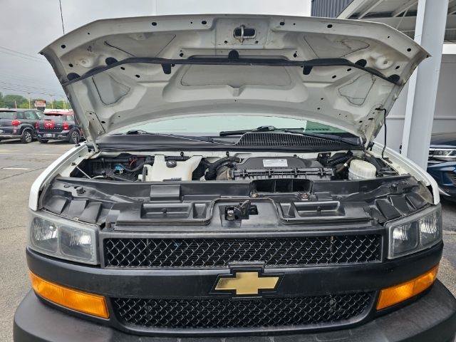 Used 2018 Chevrolet Express 2500 w/ Driver Convenience Package RWD image 25