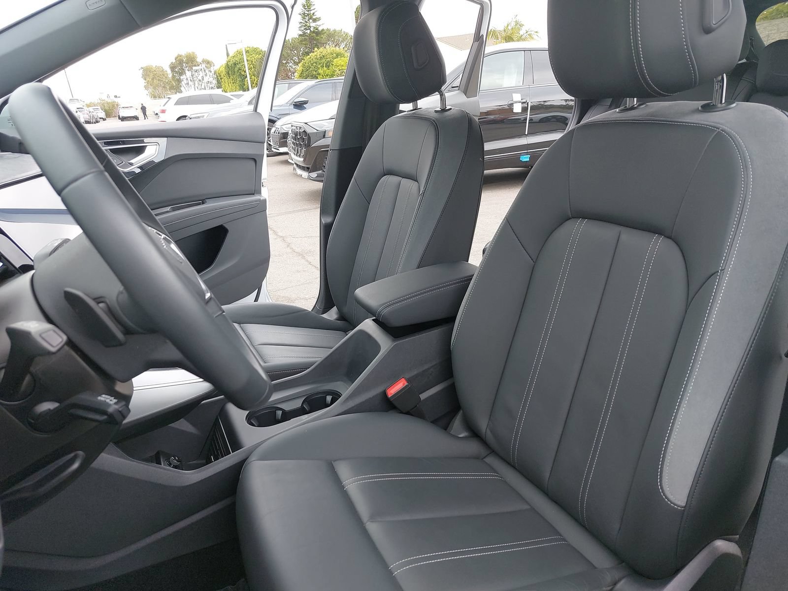 Used 2025 Audi Q4 e-tron Premium w/ Convenience Package AWD/4WD image 15