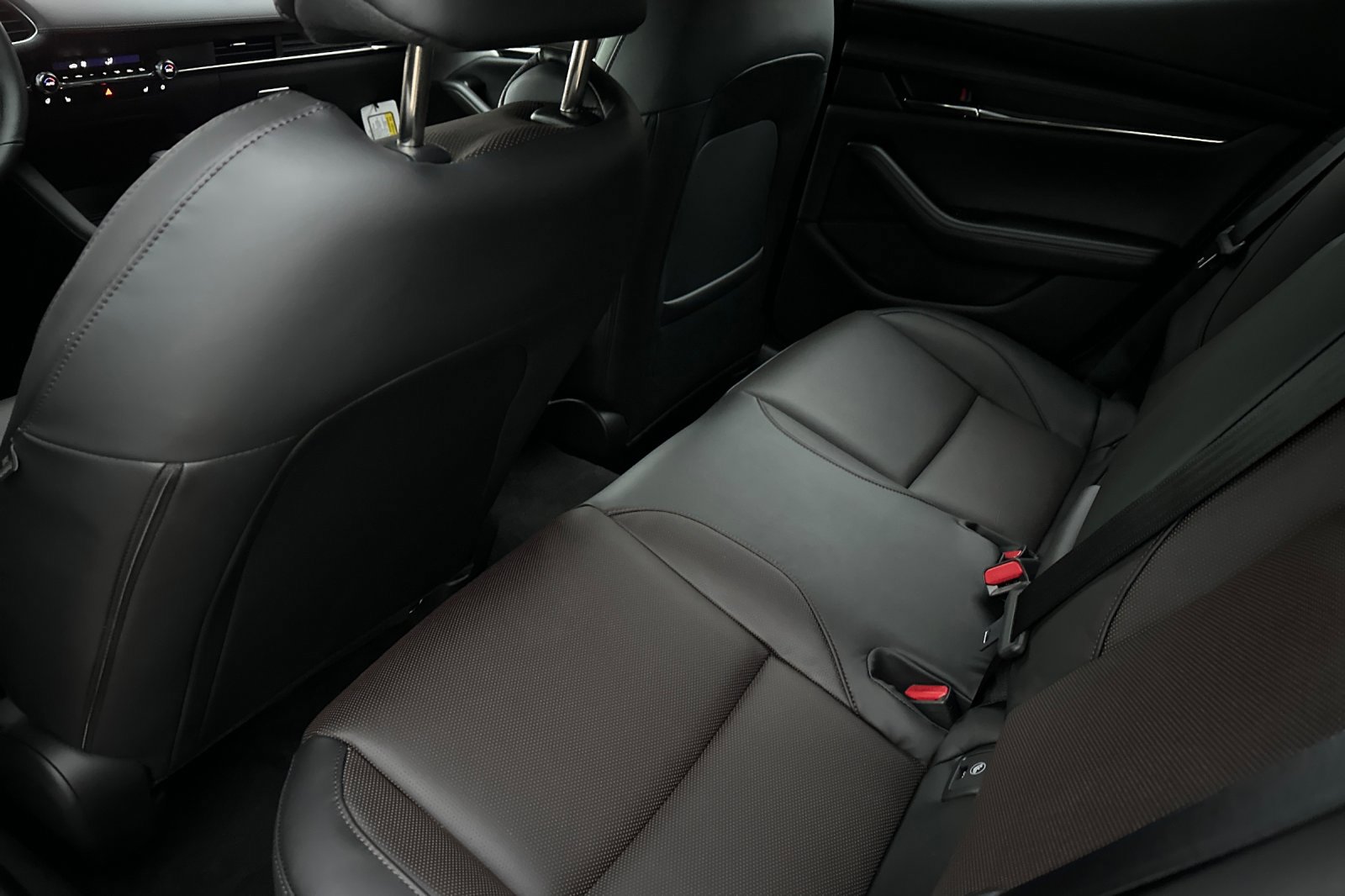 New 2026 MAZDA MAZDA3 Hatchback w/Premium Plus Pkg image 13