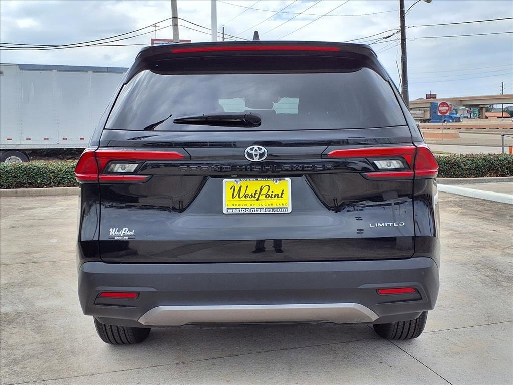 Used 2024 Toyota Grand Highlander Limited image 5