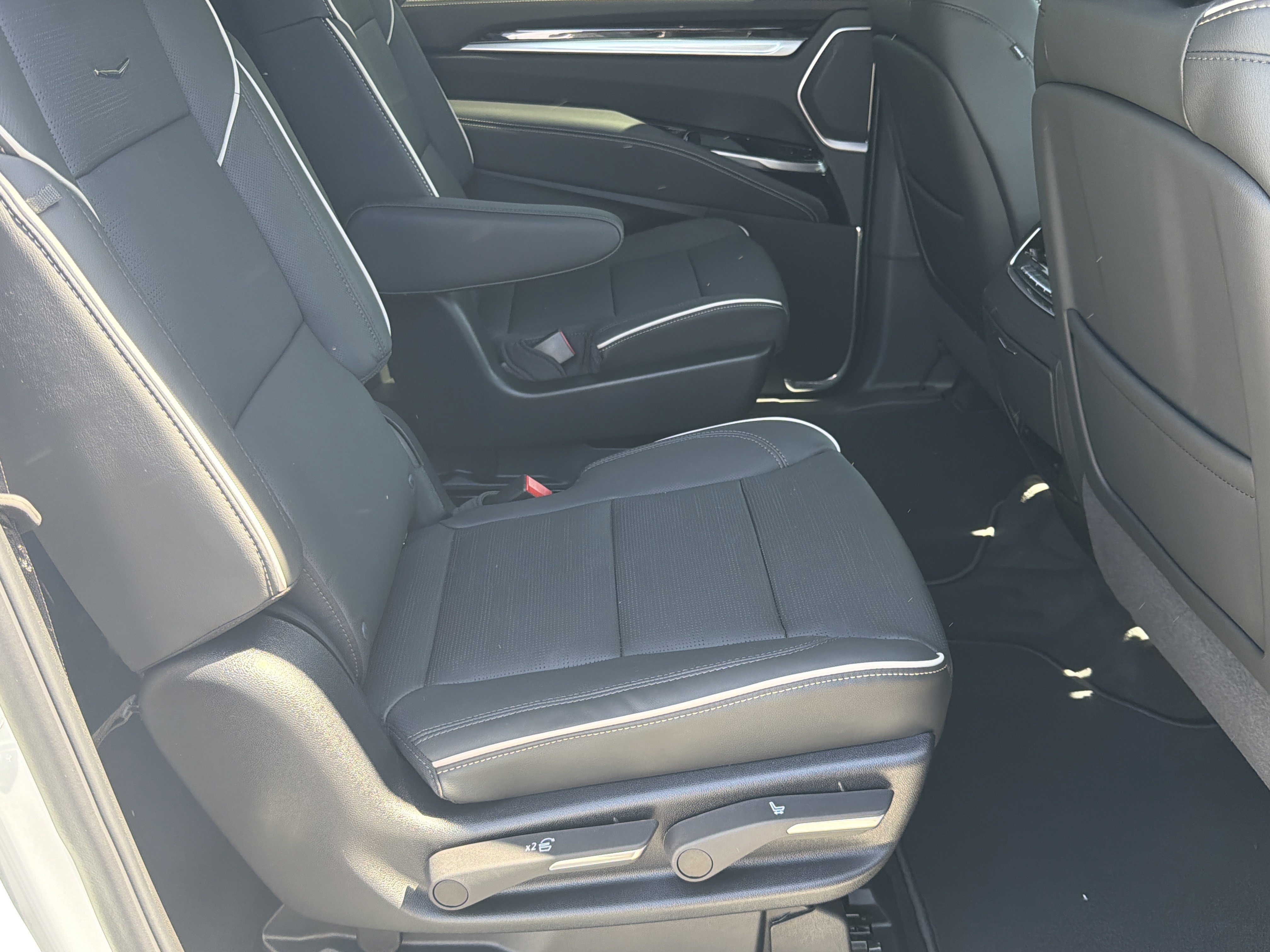 New 2026 Cadillac Escalade ESV Luxury w/ Touring Package AWD/4WD image 20