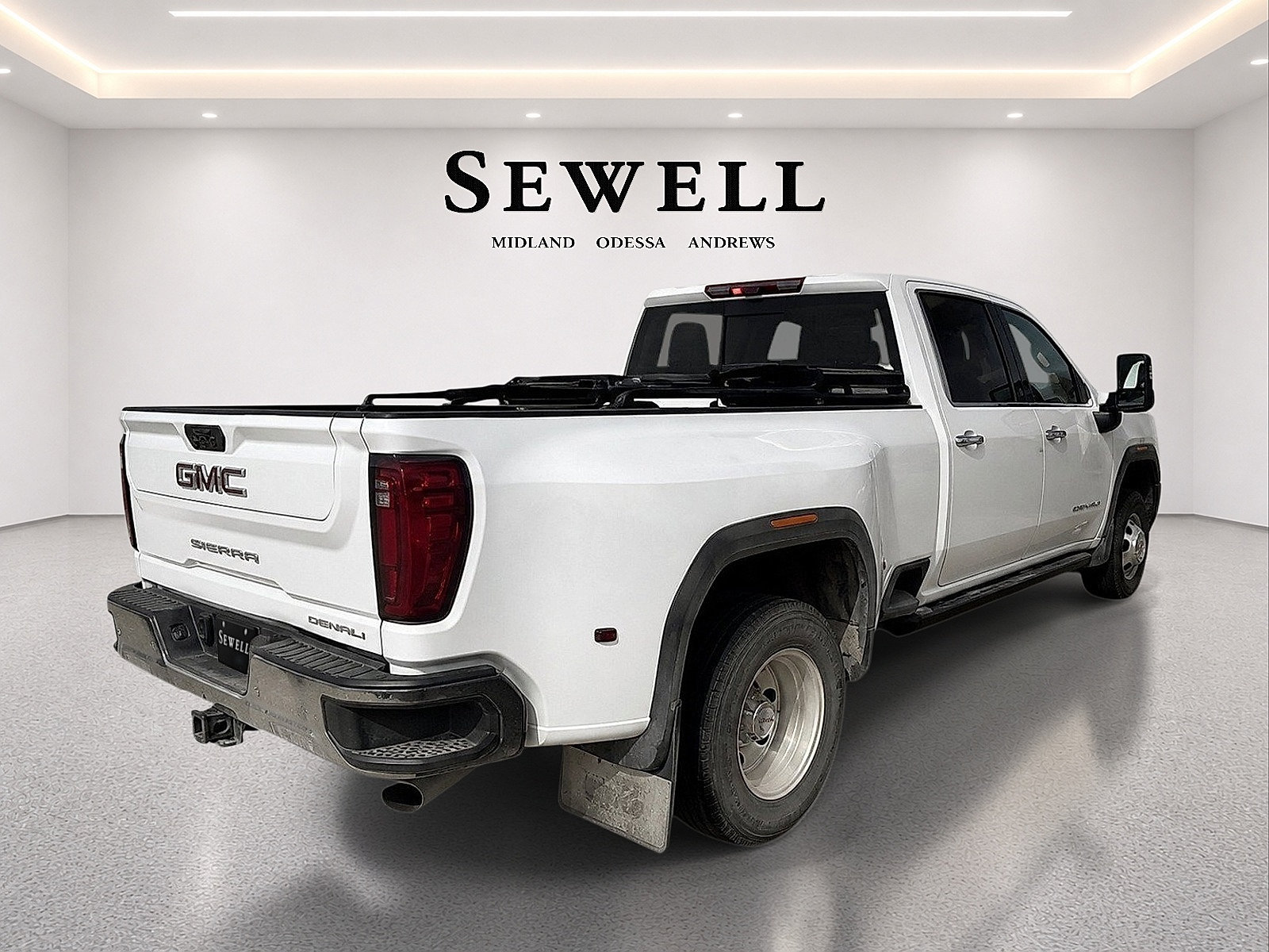 Used 2025 GMC Sierra 3500 Denali Ultimate AWD/4WD image 5