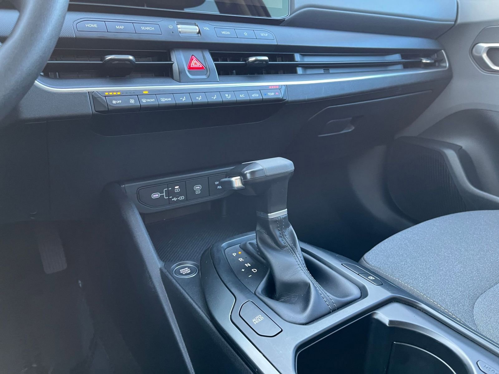 Used 2025 Kia K4 LXS image 40