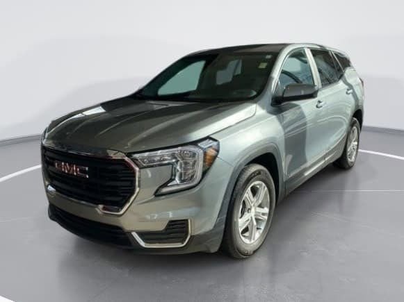Used 2023 GMC Terrain SLE w/ LPO, Floor Liner Package image 6