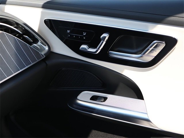 New 2025 Mercedes-Benz E 350 4MATIC Sedan image 14