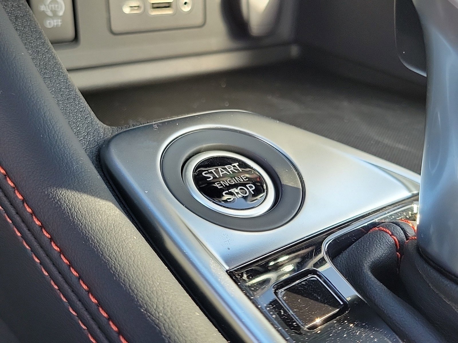 Used 2025 Nissan Sentra SR w/ SR Premium Package image 28