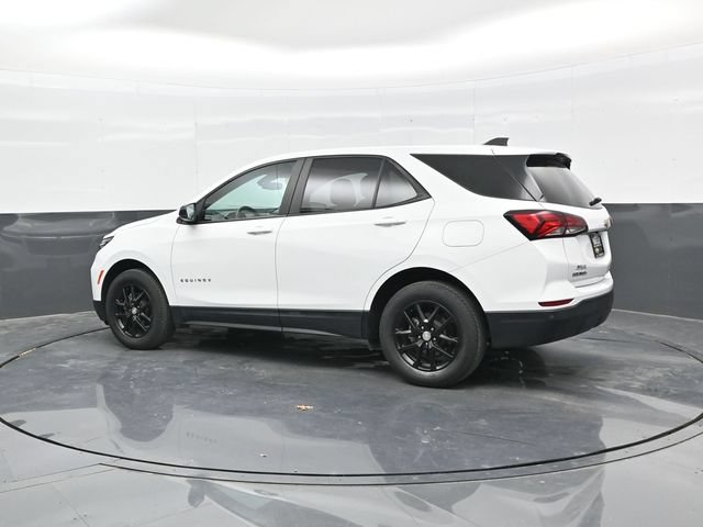 Used 2022 Chevrolet Equinox LS w/ LS Convenience Package AWD/4WD image 4