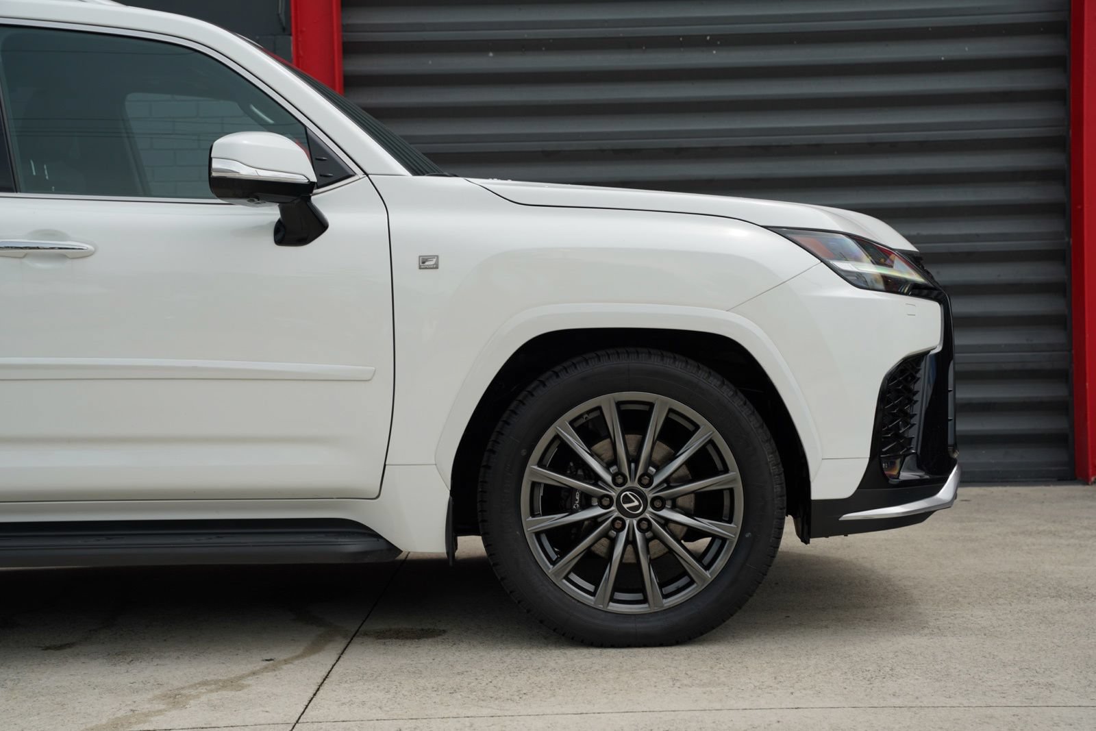 Used 2023 Lexus LX 600 F Sport w/ Accessory Package (Z1) AWD/4WD image 6