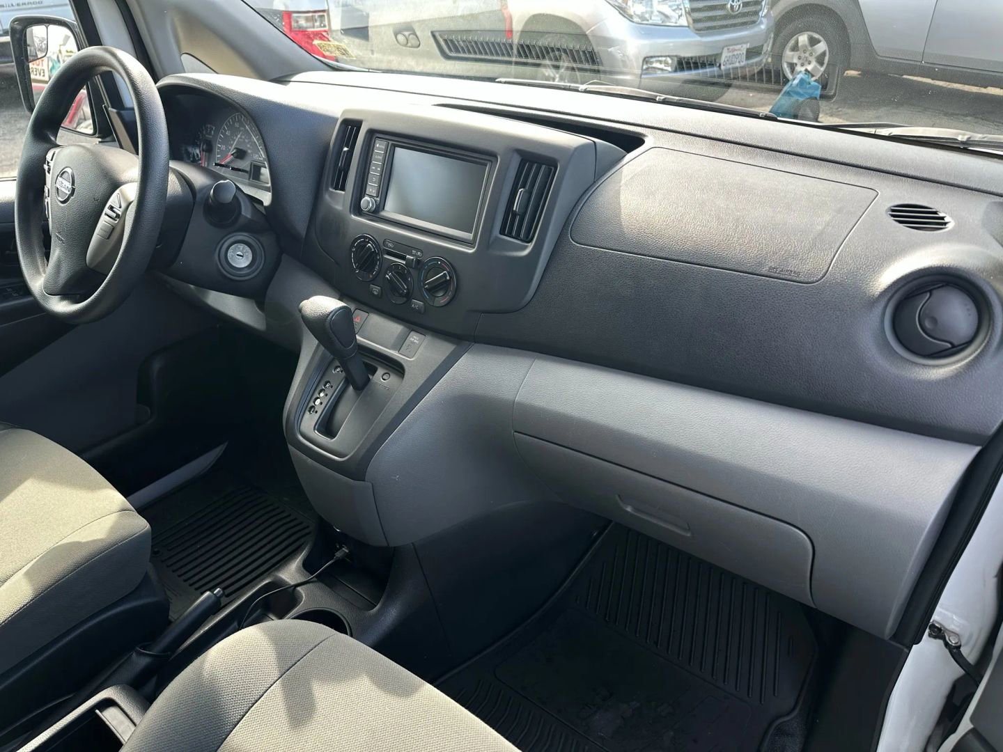 Used 2020 Nissan NV200 S w/ Sliding Glass Door Package image 19