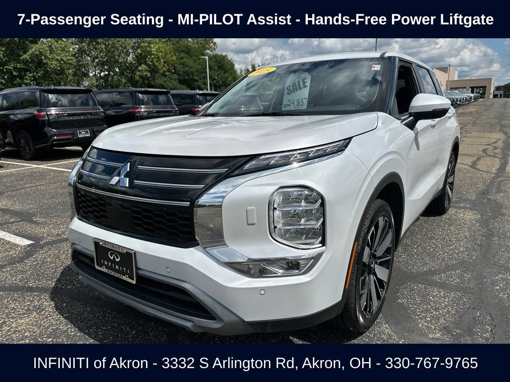Used 2025 Mitsubishi Outlander SE AWD/4WD image 1