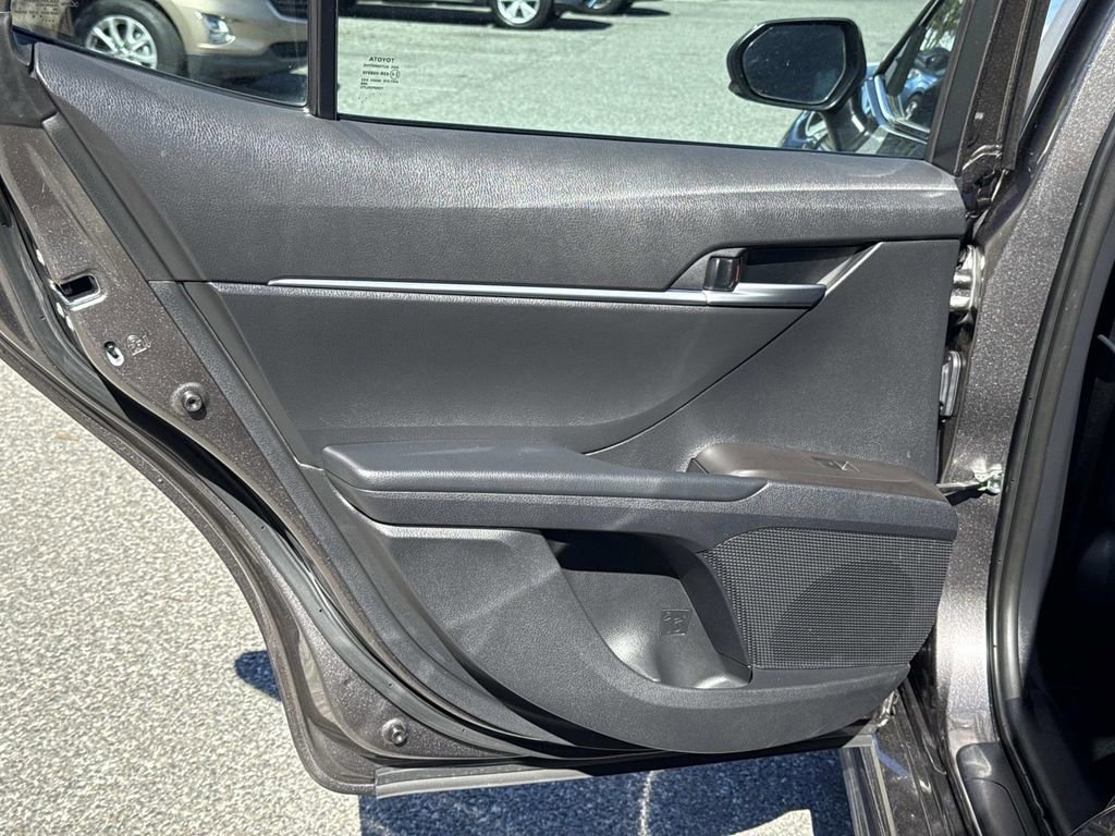 Used 2024 Toyota Camry SE image 13