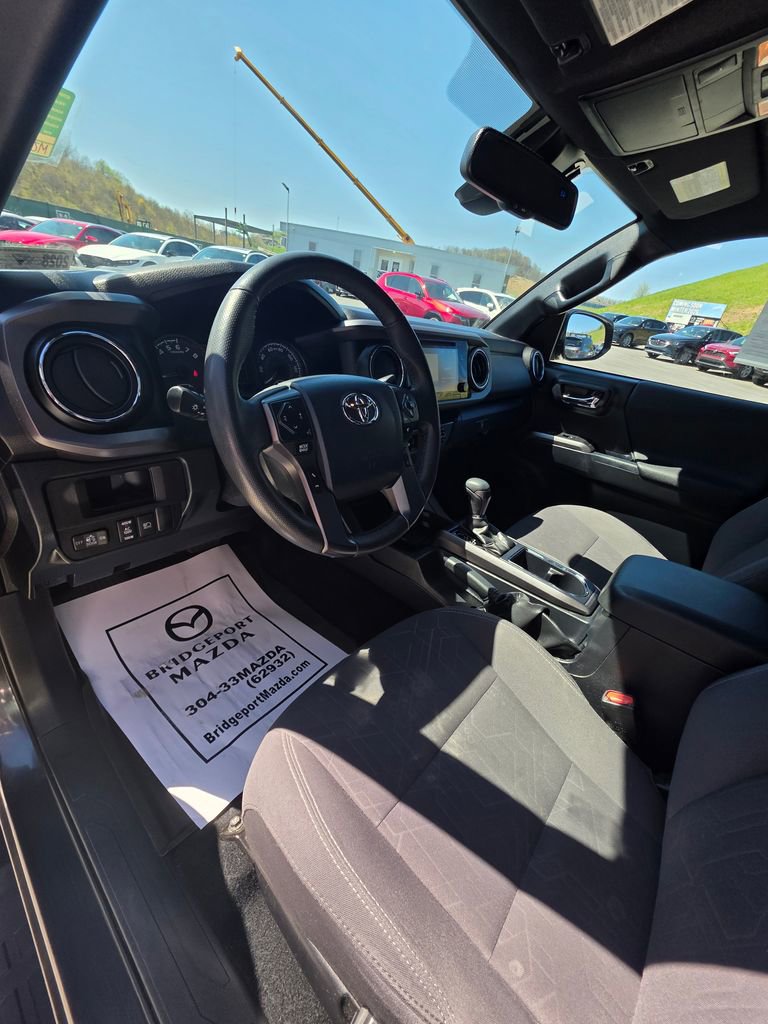 Used 2018 Toyota Tacoma TRD Sport w/ Technology Package image 13