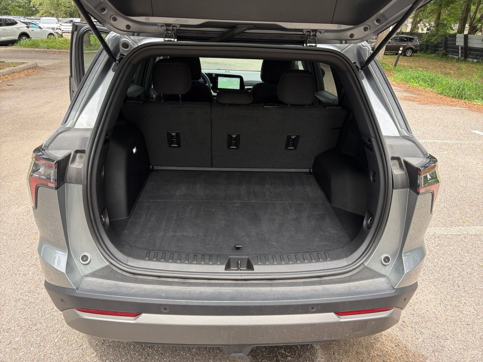 Used 2025 Chevrolet Equinox LT FWD image 41