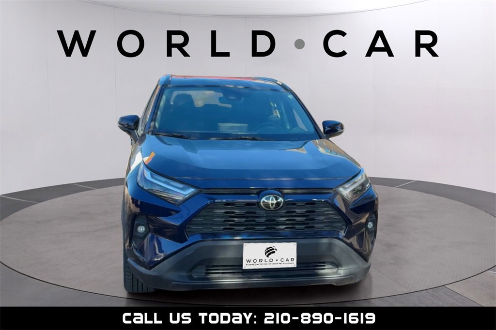 Used 2022 Toyota RAV4 XLE Premium image 8