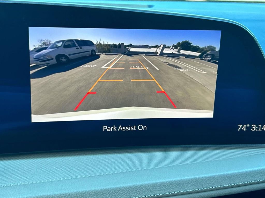 Certified 2024 Cadillac XT4 Luxury w/ Cold Weather Package image 32