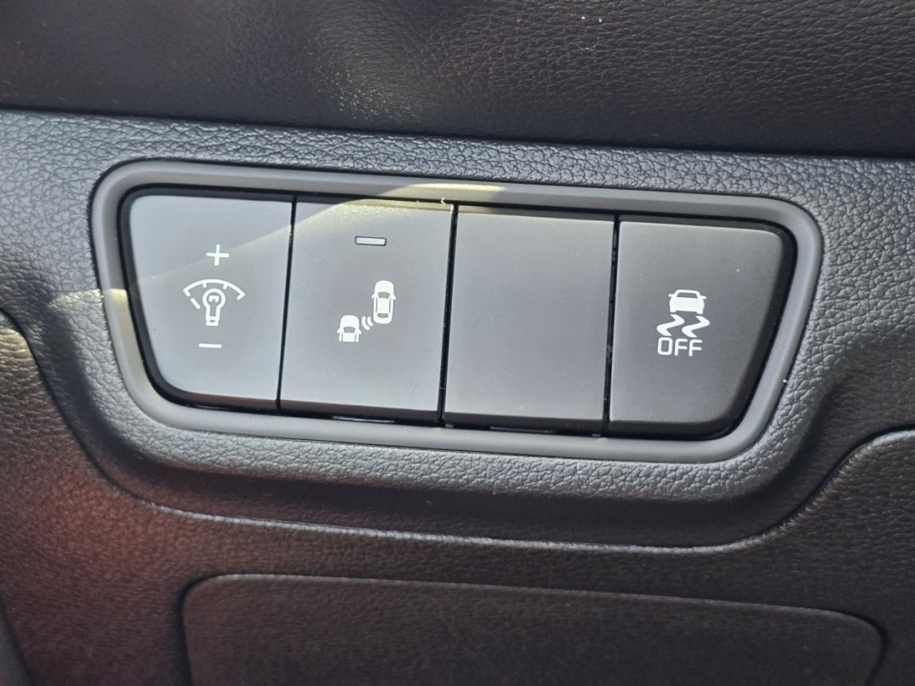Used 2023 Kia Forte GT-Line w/ GT-Line Premium Package FWD image 28
