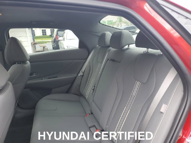 Used 2025 Hyundai Elantra SEL FWD image 26