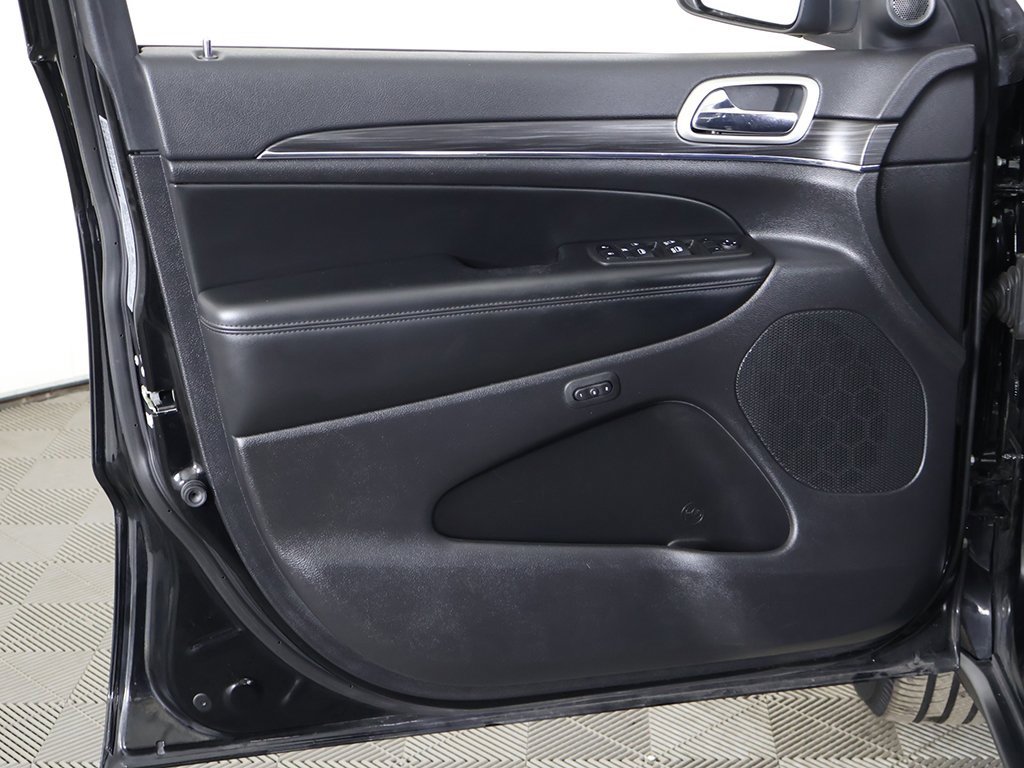 Used 2022 Jeep Grand Cherokee Limited image 23