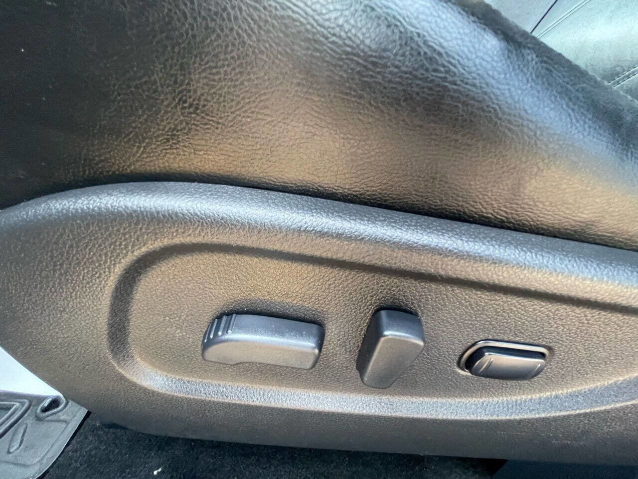 Used 2014 Nissan Murano CrossCabriolet w/ Navigation Package image 32