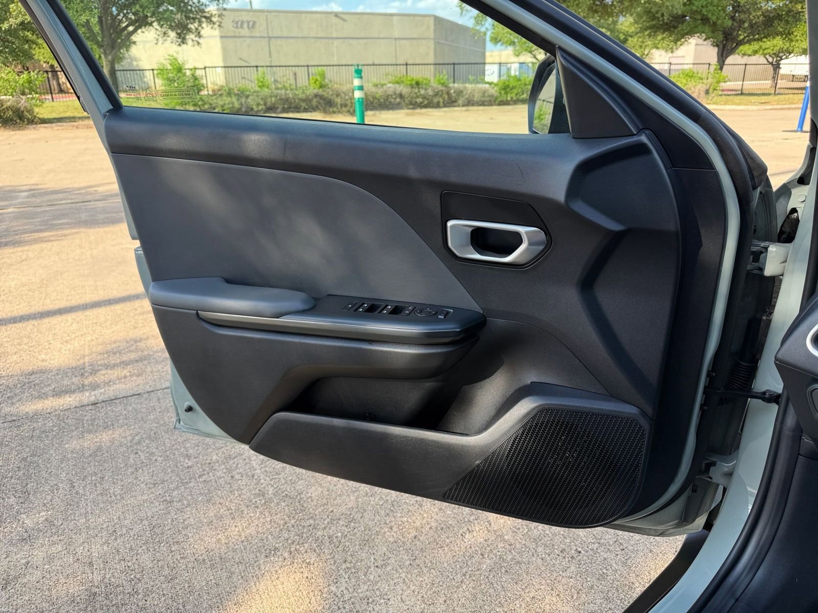 Used 2025 Kia K4 LXS image 18