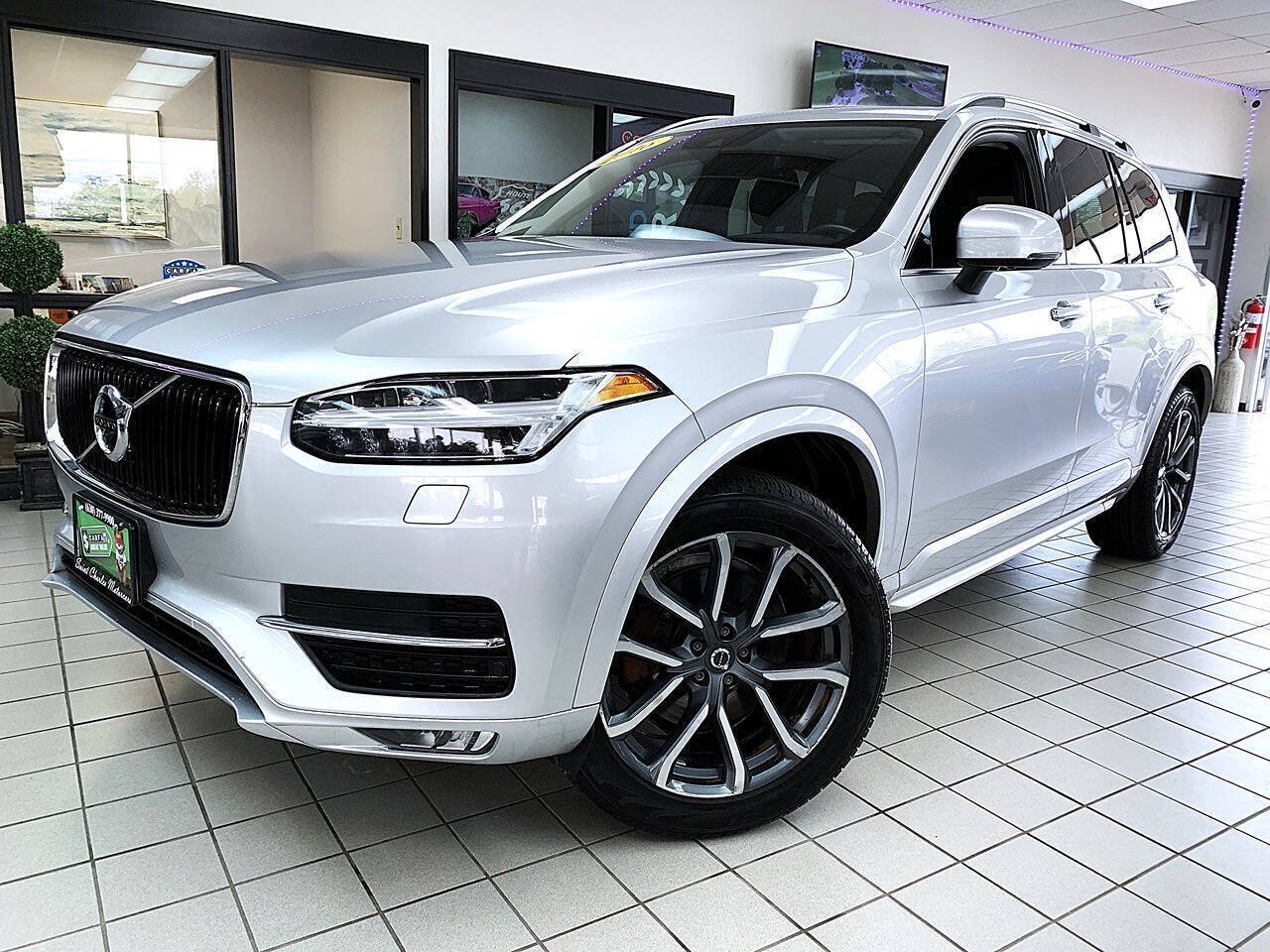 Used 2016 Volvo XC90 T6 Momentum w/ Momentum Plus Package AWD/4WD image 2