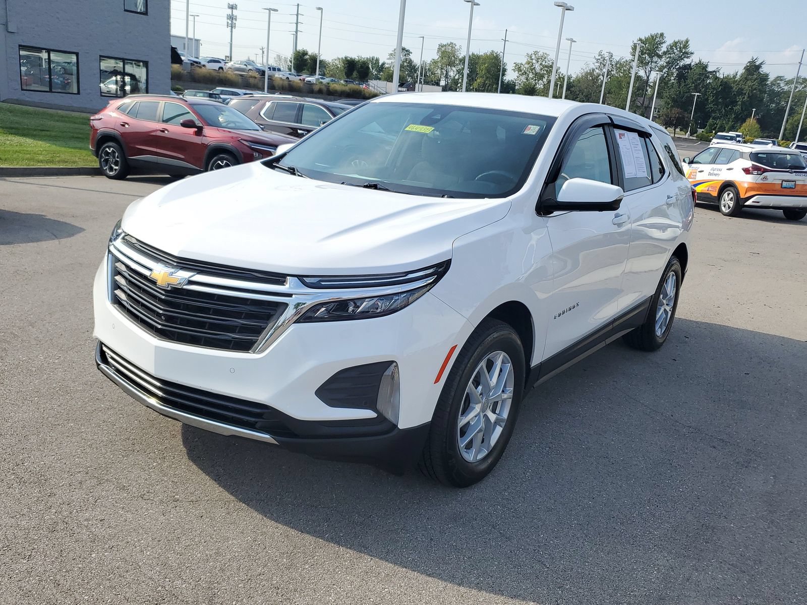 Used 2023 Chevrolet Equinox LT AWD/4WD image 2