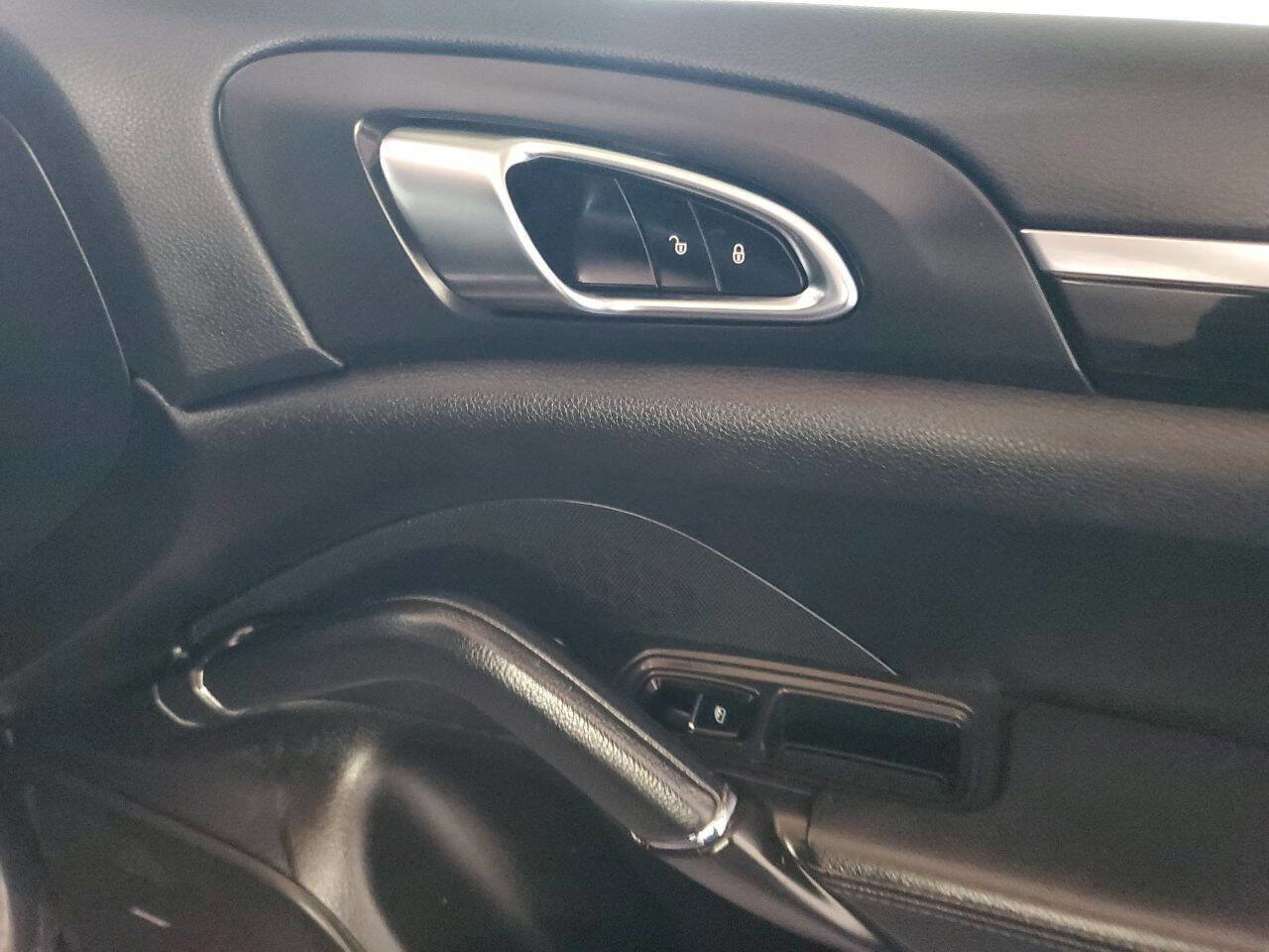 Used 2012 Porsche Cayenne image 16