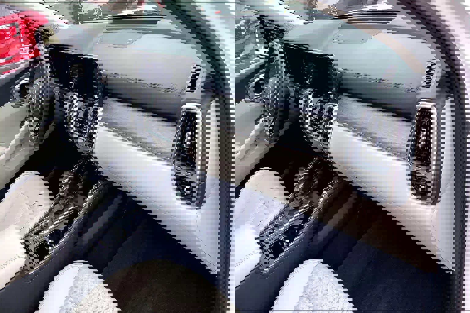 Used 2022 Kia Sorento EX w/ Panoramic Sunroof Package image 18