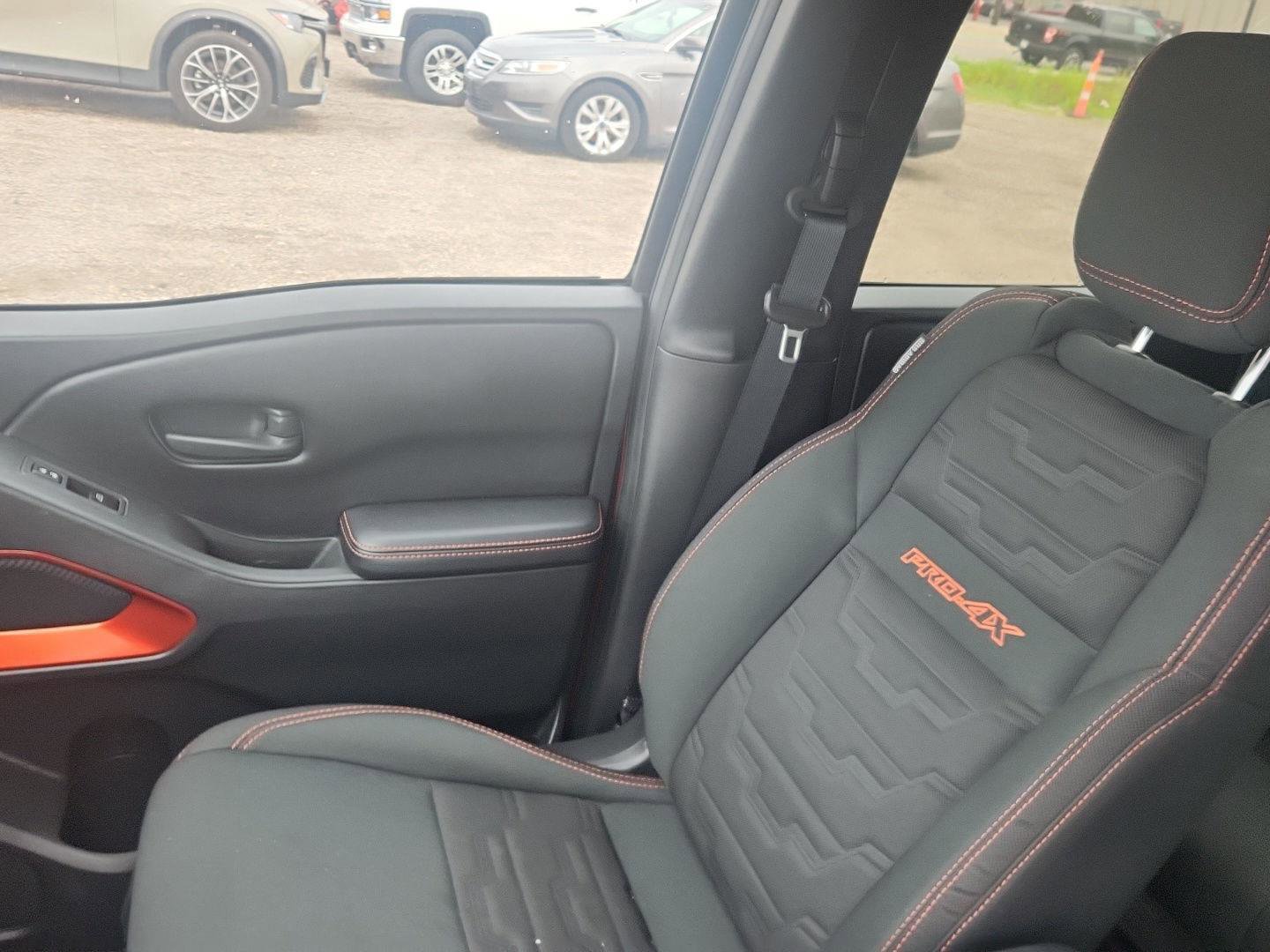 Used 2026 Nissan Frontier PRO-4X AWD/4WD image 15