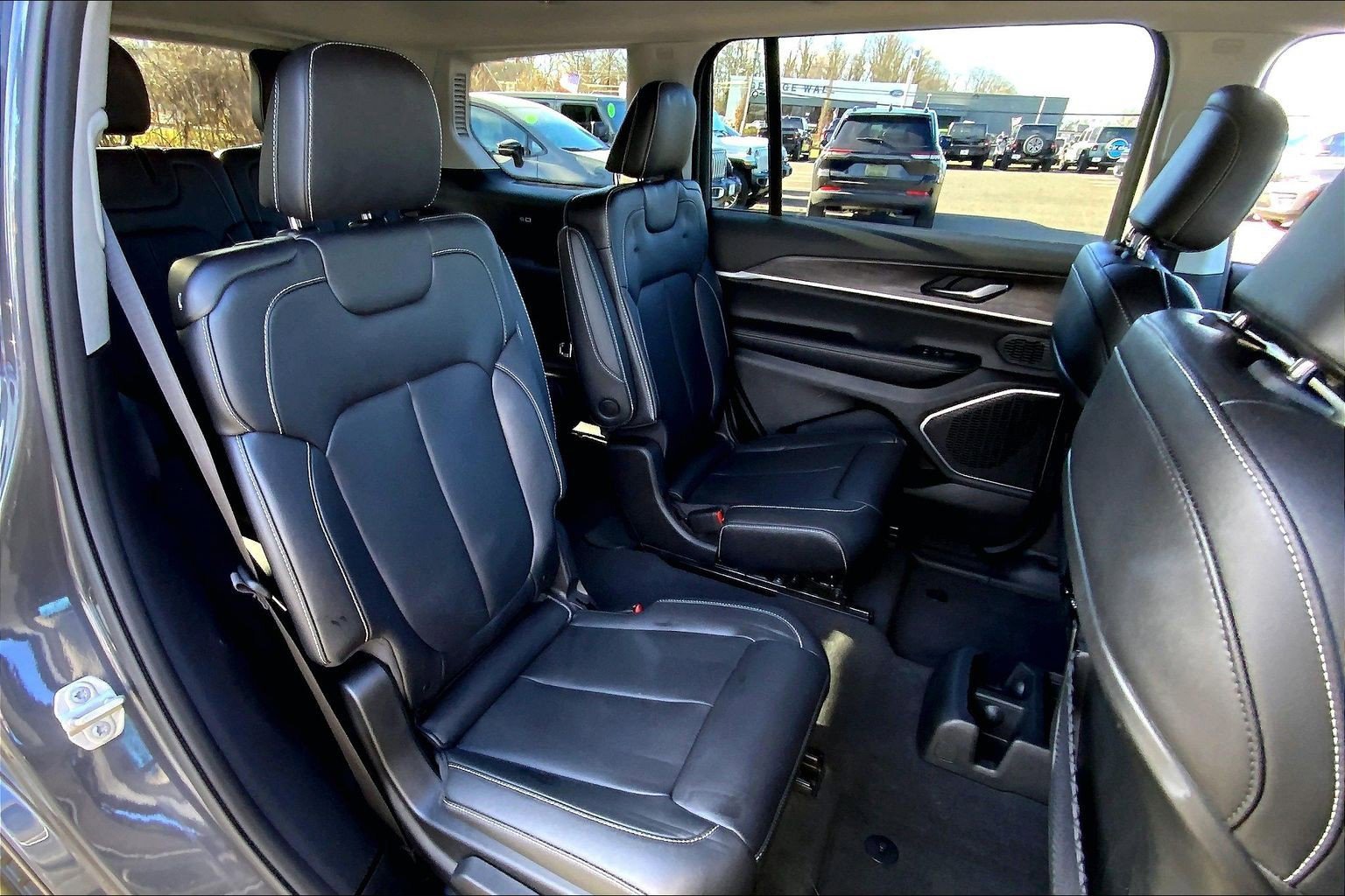 Certified 2023 Jeep Grand Cherokee L Limited w/ Trailer Tow Group (B) image 18