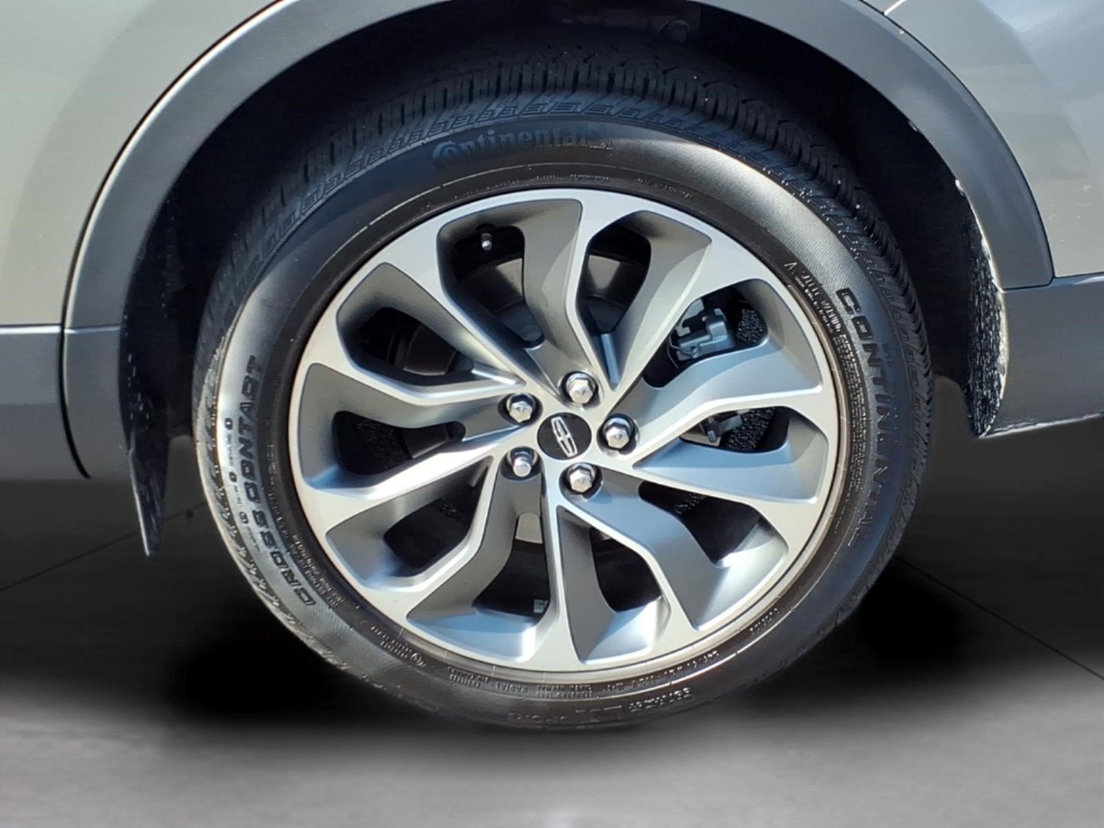Used 2023 Lincoln Nautilus Reserve AWD/4WD image 7