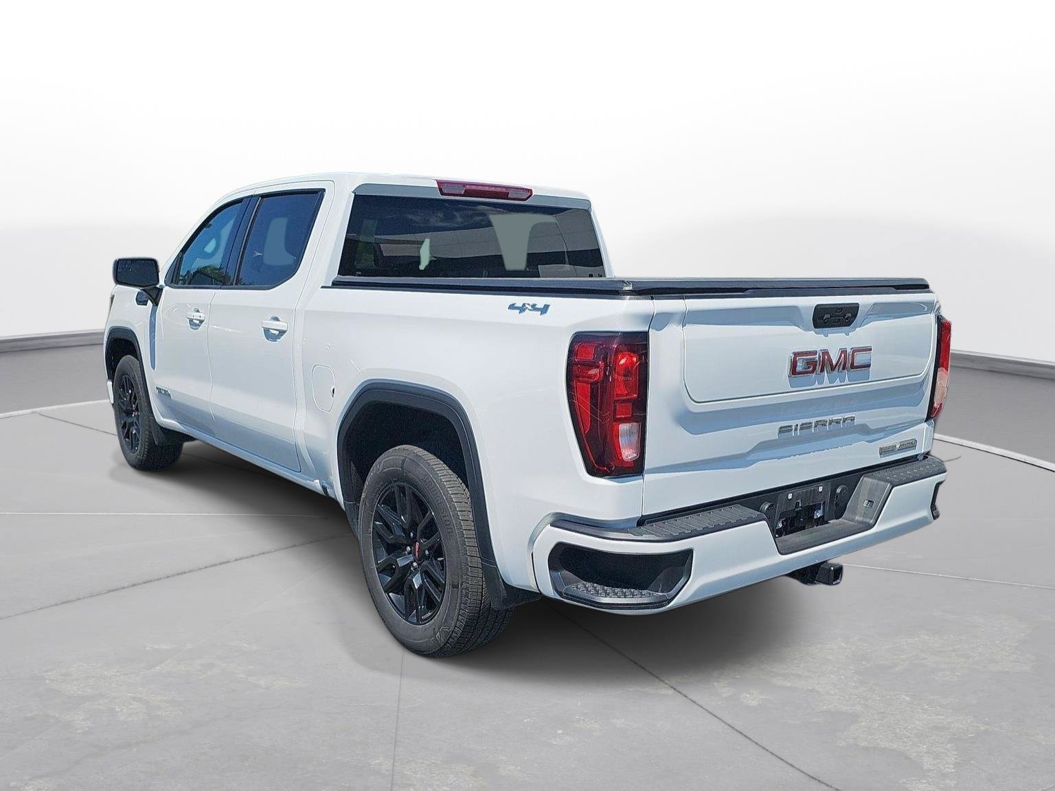Used 2024 GMC Sierra 1500 Elevation AWD/4WD image 8