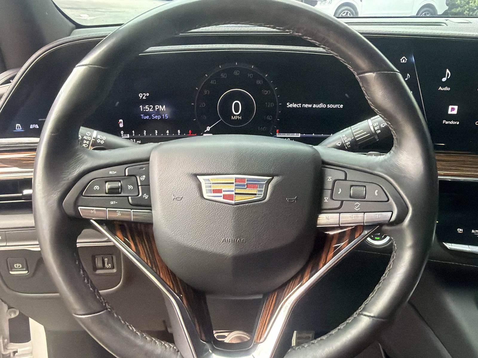 Used 2023 Cadillac Escalade Luxury RWD image 28