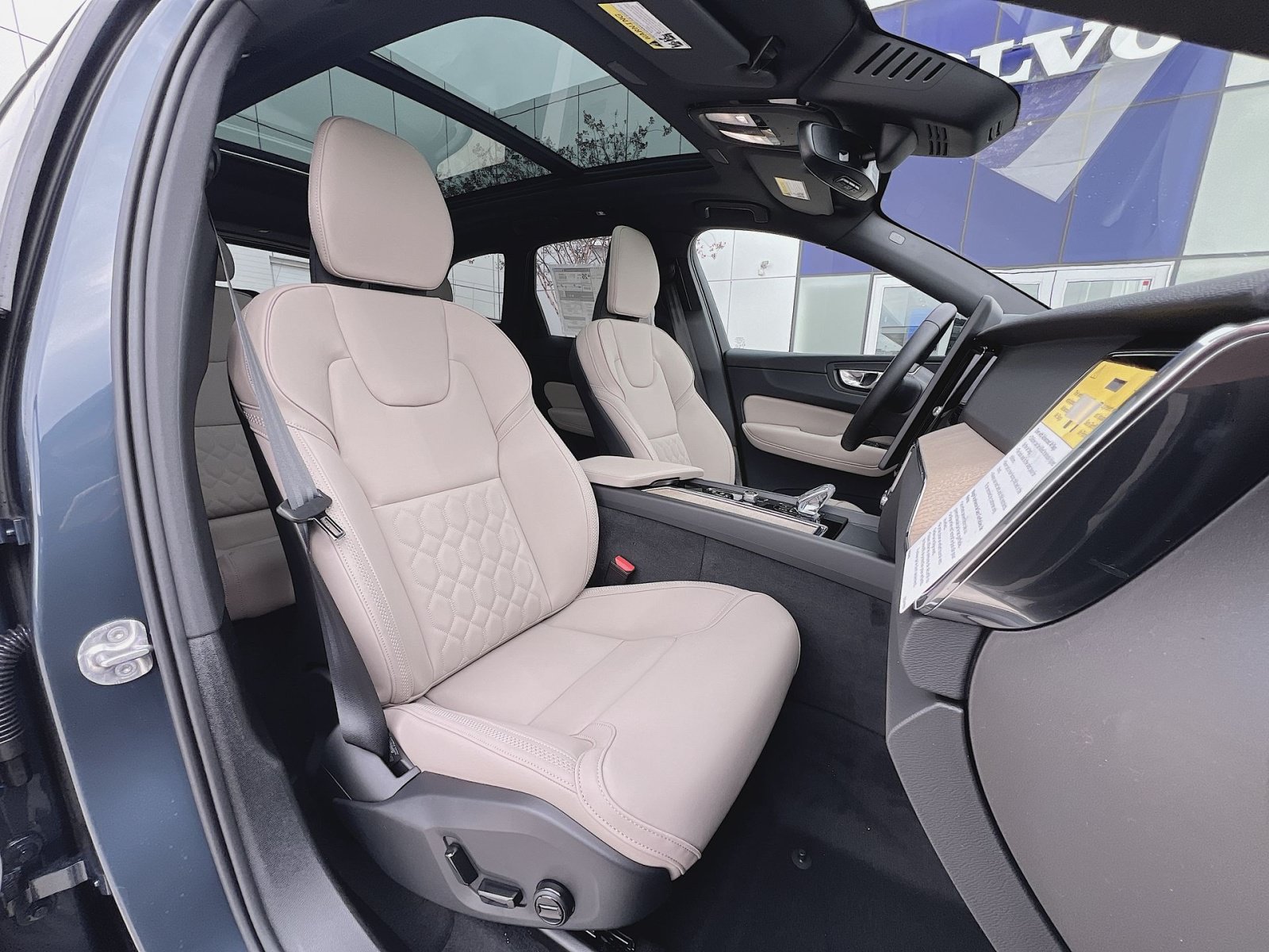 New 2026 Volvo XC60 B5 Plus w/ Climate Package AWD/4WD image 35