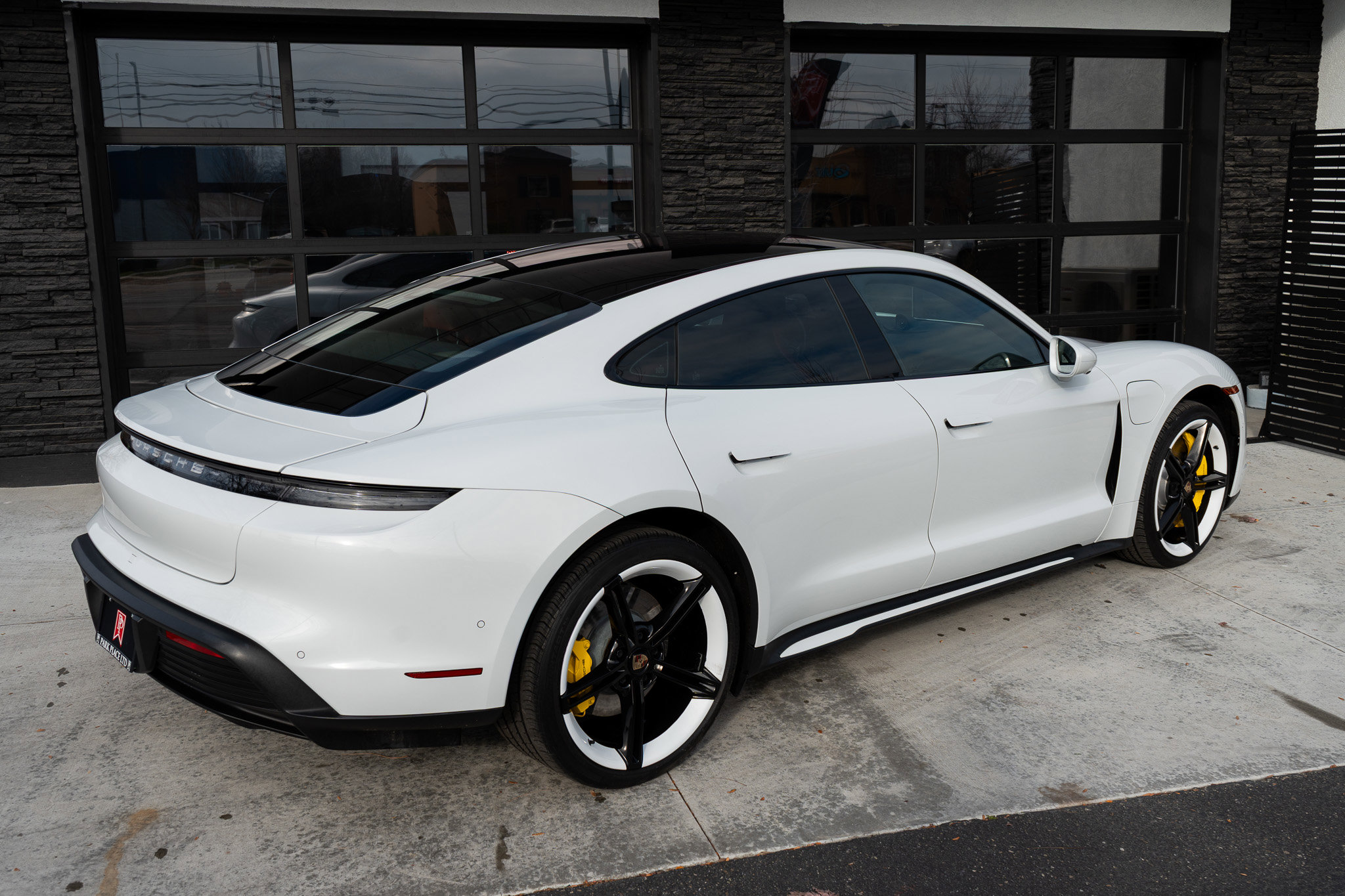 Used 2020 Porsche Taycan 4S image 11