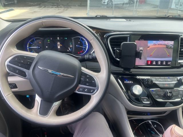 Used 2021 Chrysler Pacifica Limited w/ Uconnect Theater Family Group FWD image 13