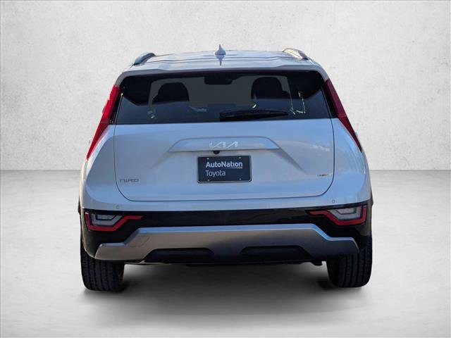 Used 2023 Kia Niro SX Touring image 8
