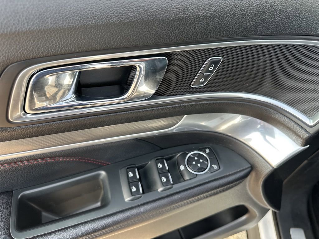 Used 2017 Ford Explorer Sport image 18