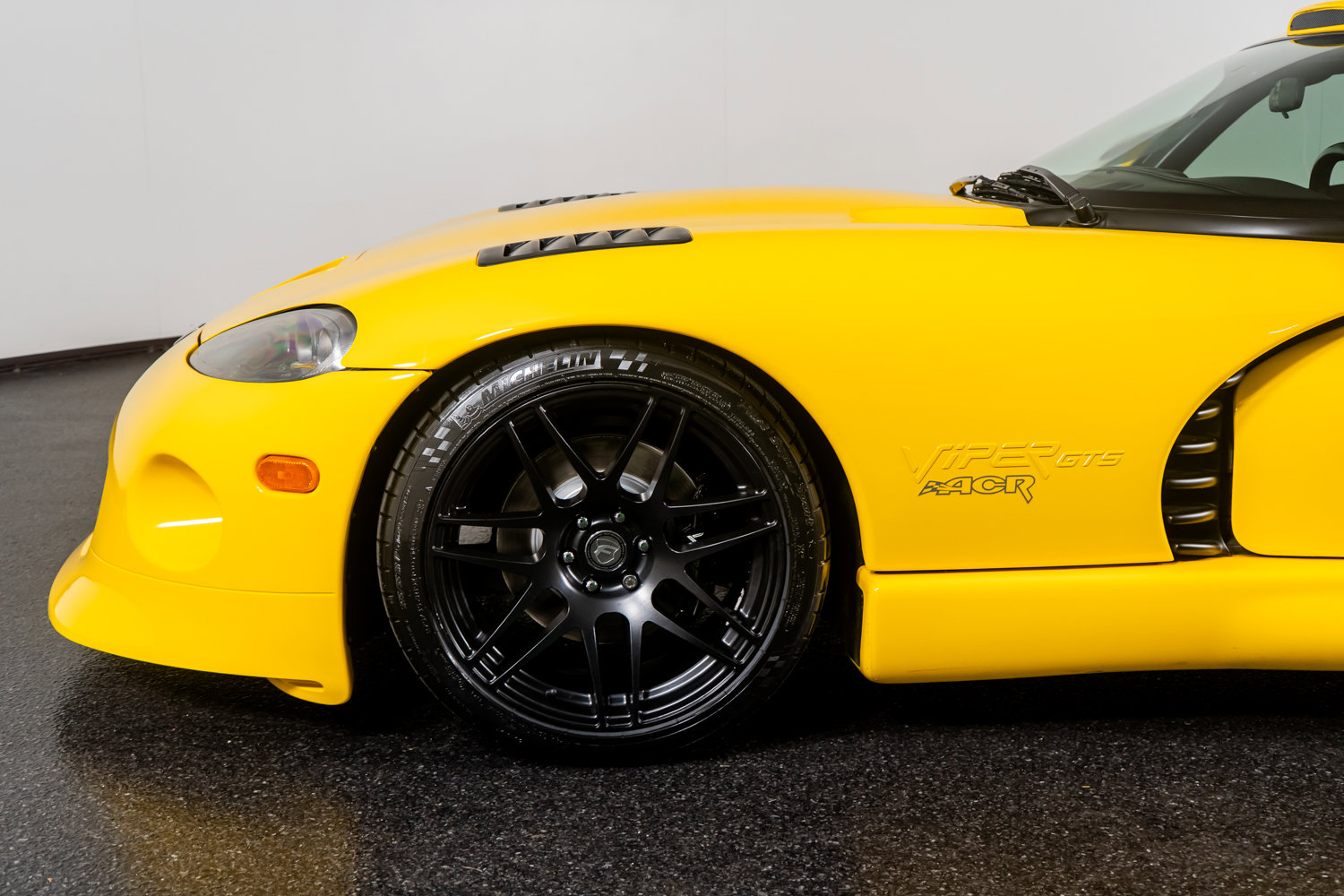 Used 2001 Dodge Viper GTS image 18