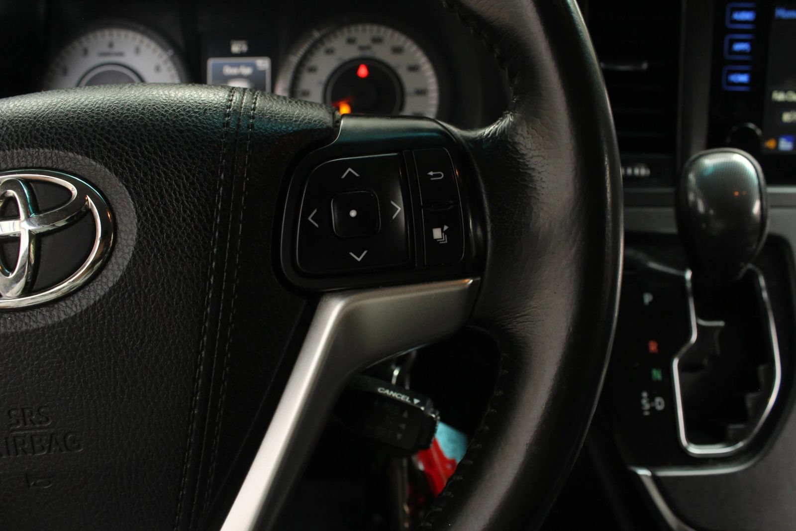 Used 2015 Toyota Sienna SE FWD image 29